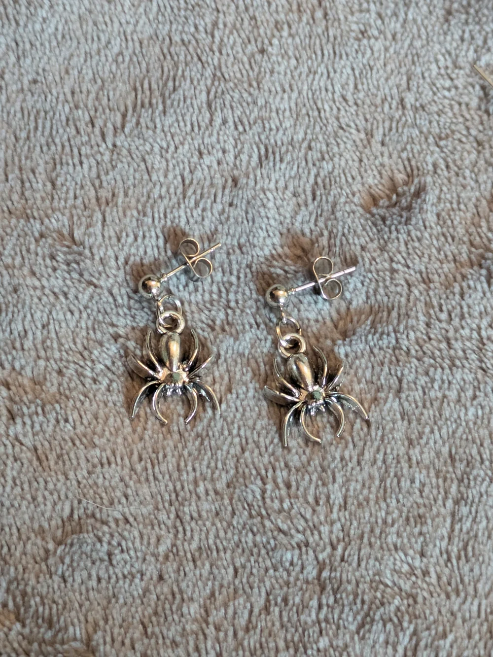 Silver Spider Drop Earrings Studs Halloween Spooky New